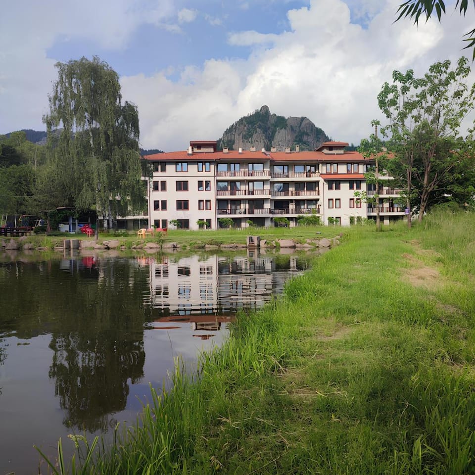 Property building, Nearby landmark, Spring, Day, Natural landscape, Lake view