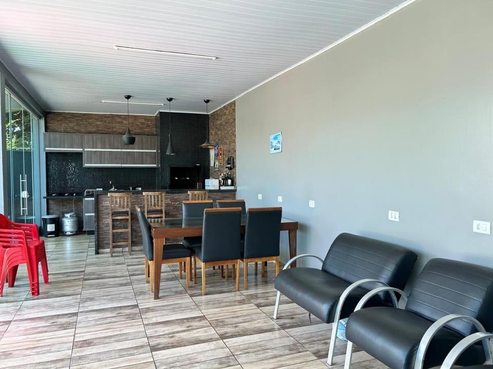 Seating area, Dining area