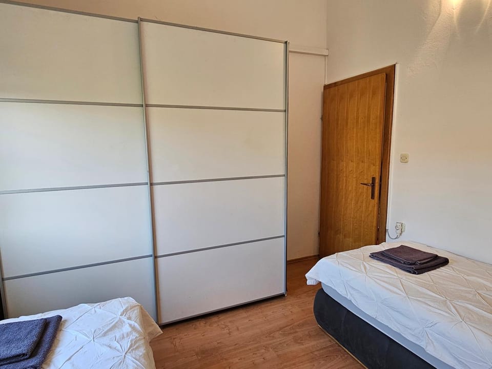 Bedroom, wardrobe
