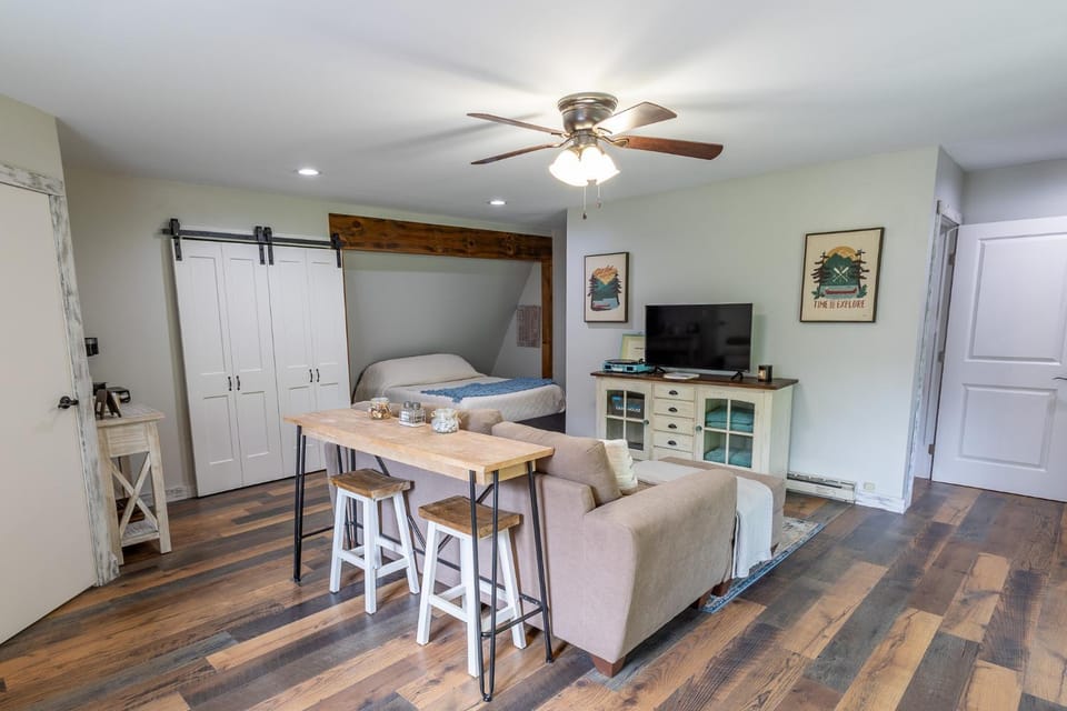 TV and multimedia, Dining area
