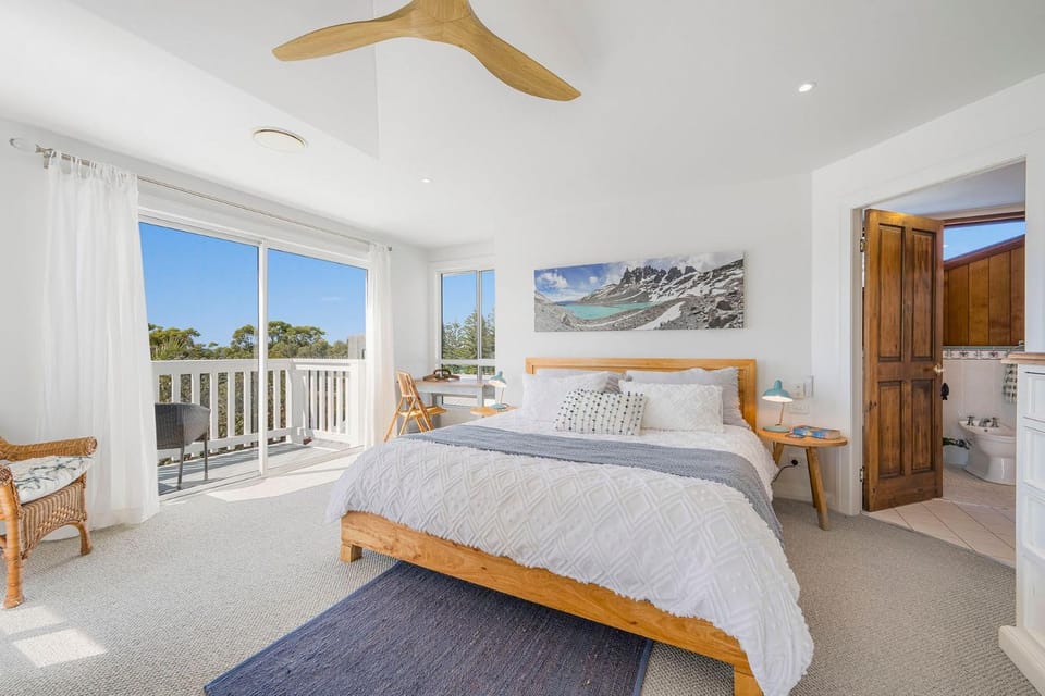 Salt Spray - Multi Room - 1, 2 or 4 bedrooms available House in Camden Haven