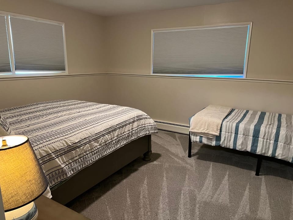Downtown Coastal Trail 2 BDR 1 BTH Sleeps 2-6 Apartment in Anchorage