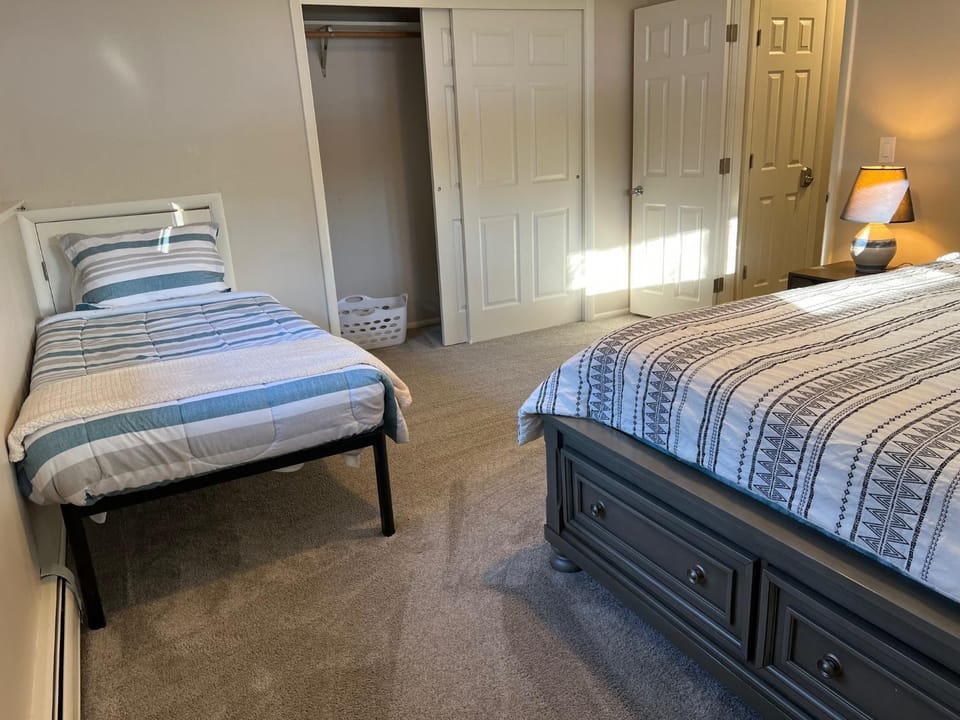 Downtown Coastal Trail 2 BDR 1 BTH Sleeps 2-6 Apartment in Anchorage