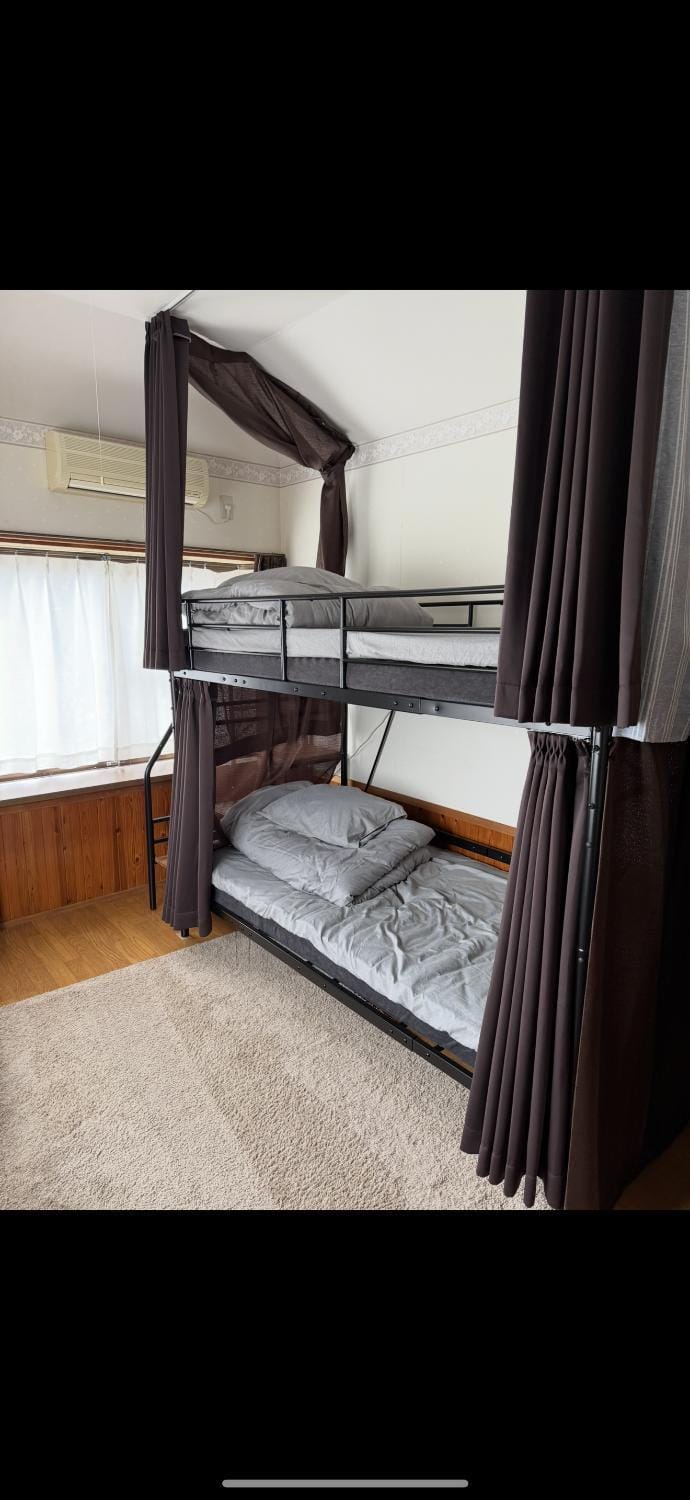 Guest house 旅人宿ゆるっと Bed and Breakfast in Japan