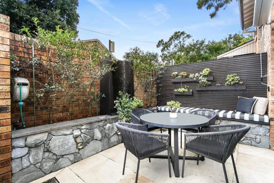 Cremorne contemporary comfort - Sunlit terrace - SUTH6 Apartment in Sydney