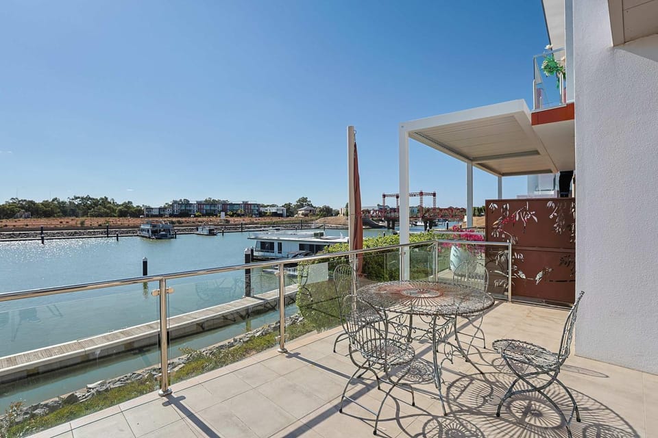 Patio, Day, Natural landscape, View (from property/room), Balcony/Terrace, Balcony/Terrace, River view
