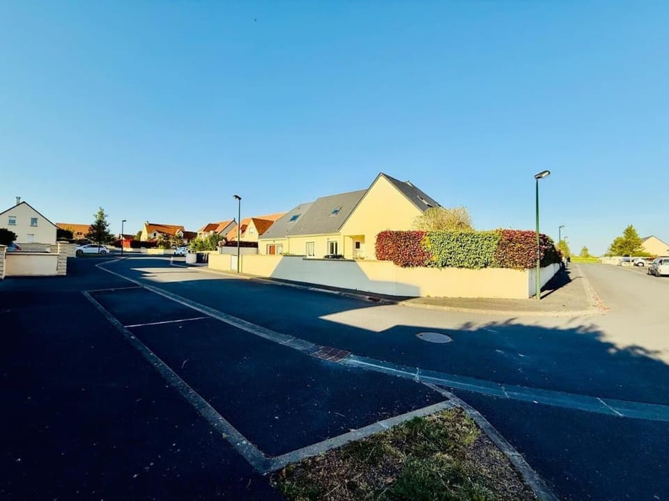 Property building, Neighbourhood, Street view