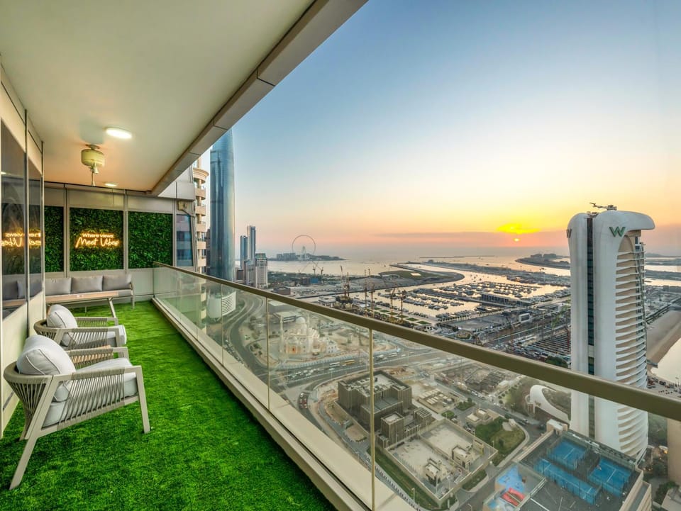 Sensational direct Sea, AIN View and Palm Jumeirah in Dubai Marina Apartment in Dubai