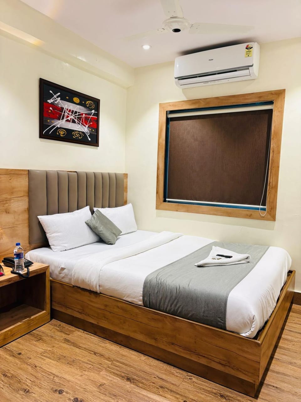 Bed, Bedroom, air conditioner