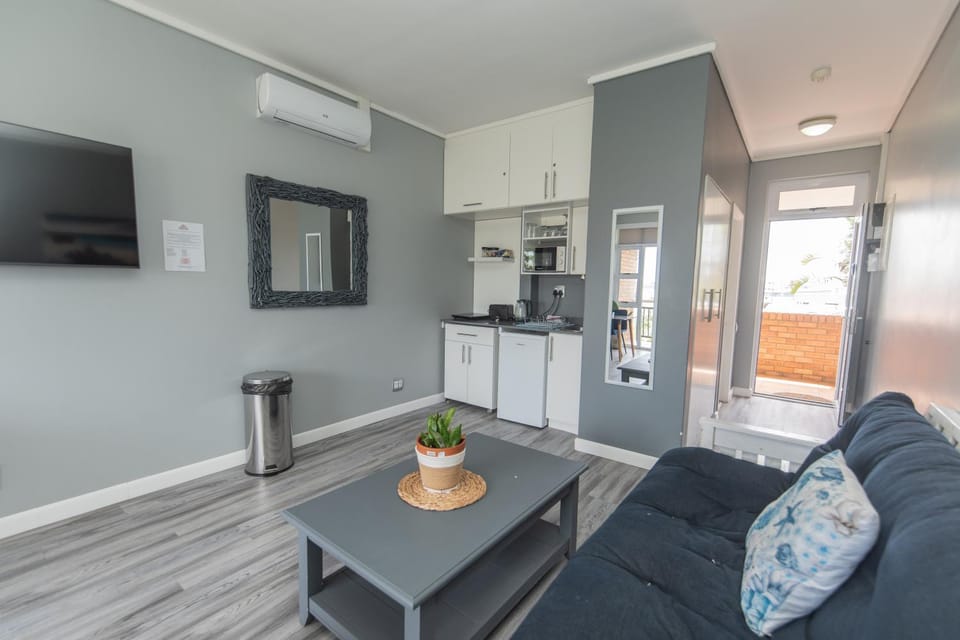 Wavy Daze Luxury Apartment #inverter Apartment in Port Elizabeth