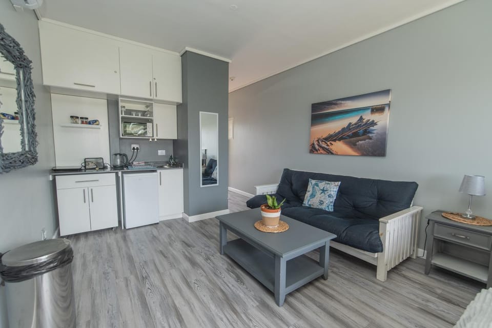 Wavy Daze Luxury Apartment #inverter Apartment in Port Elizabeth