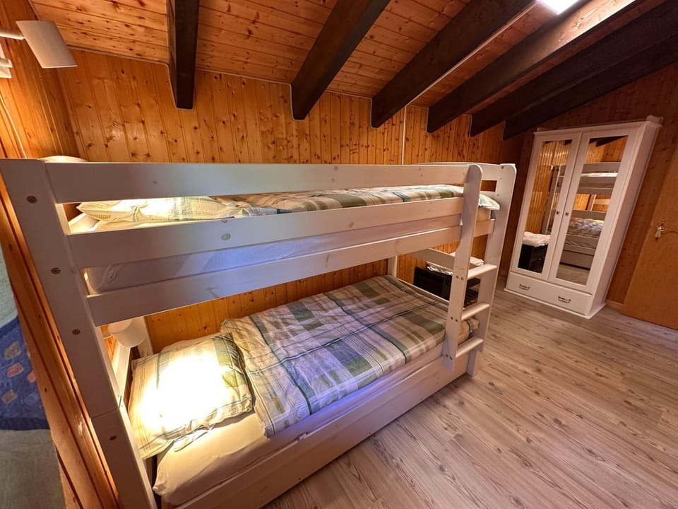 Photo of the whole room, Bedroom, bunk bed