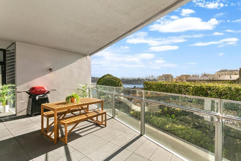 Pyrmont Paradise - Relaxed living with water views PYRM2 Apartment in Rozelle