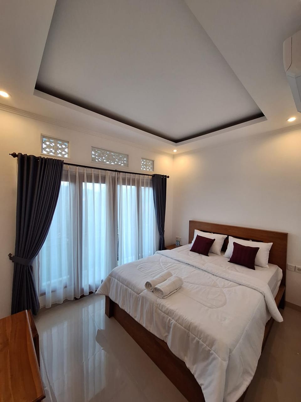 Bed, Bedroom, air conditioner