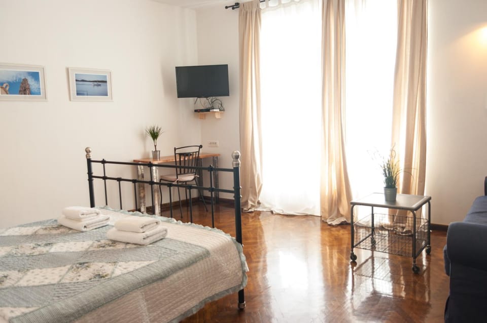 TV and multimedia, Bedroom