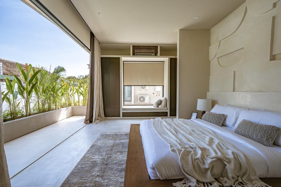 Bed, View (from property/room), Balcony/Terrace, Bedroom, air conditioner