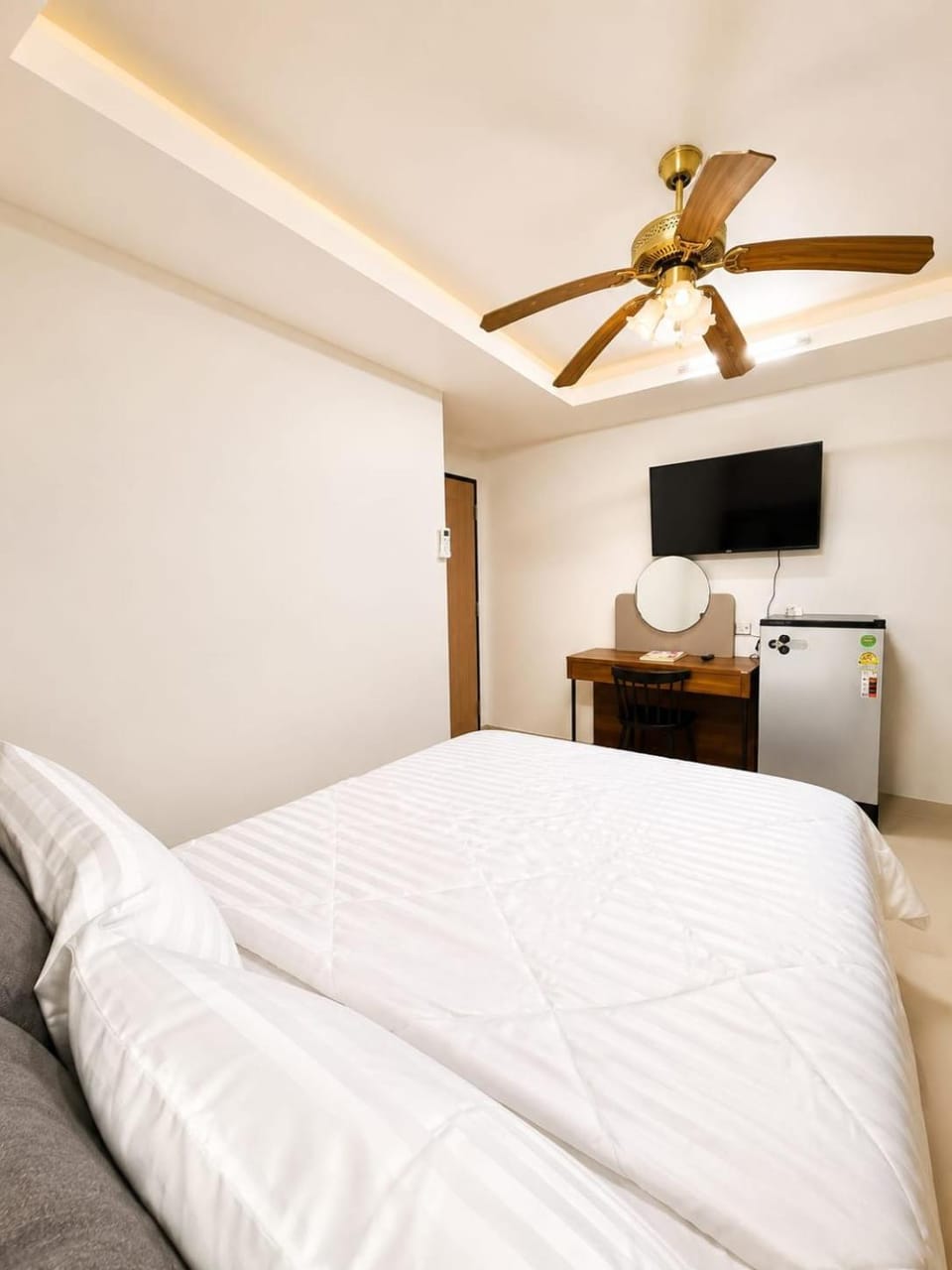 Bed, TV and multimedia