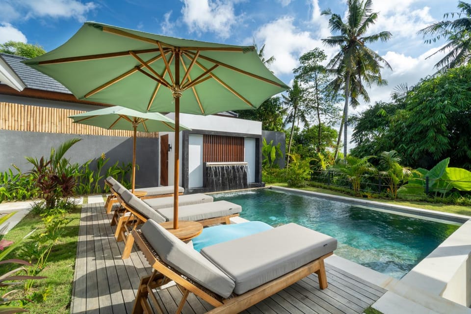 Natural landscape, View (from property/room), Pool view, Swimming pool, sunbed