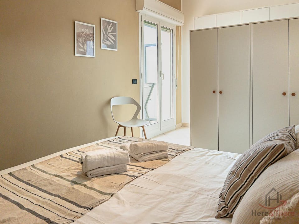 Bed, Photo of the whole room, Bedroom, wardrobe