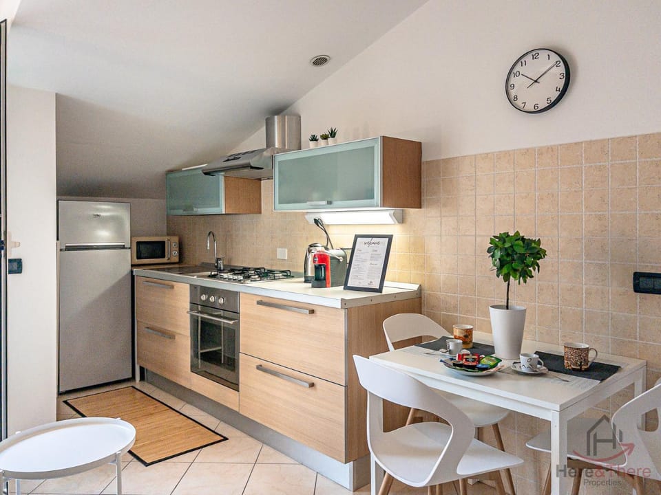 Kitchen or kitchenette, Dining area, dishwasher, oven, stove