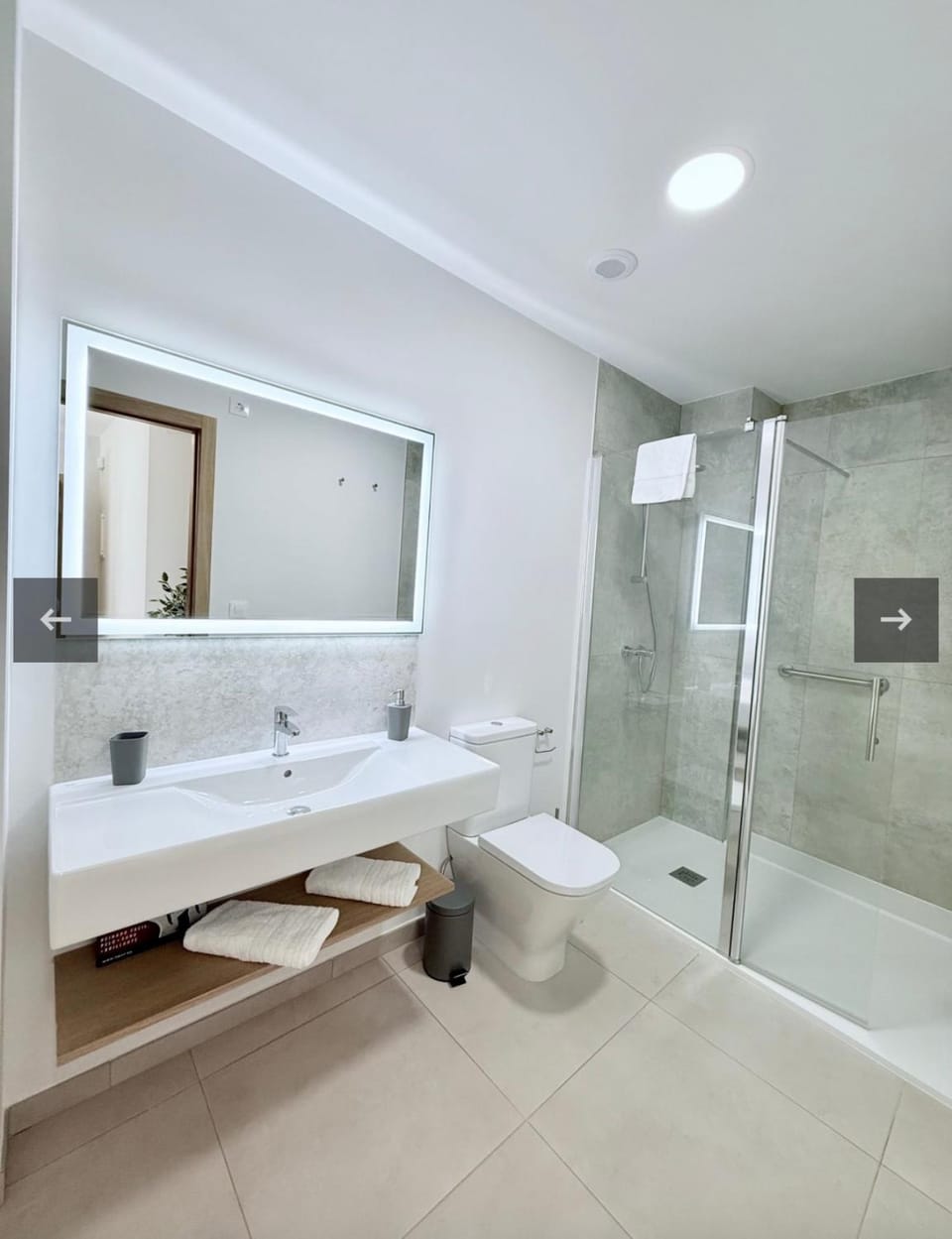 Shower, Bathroom, towels