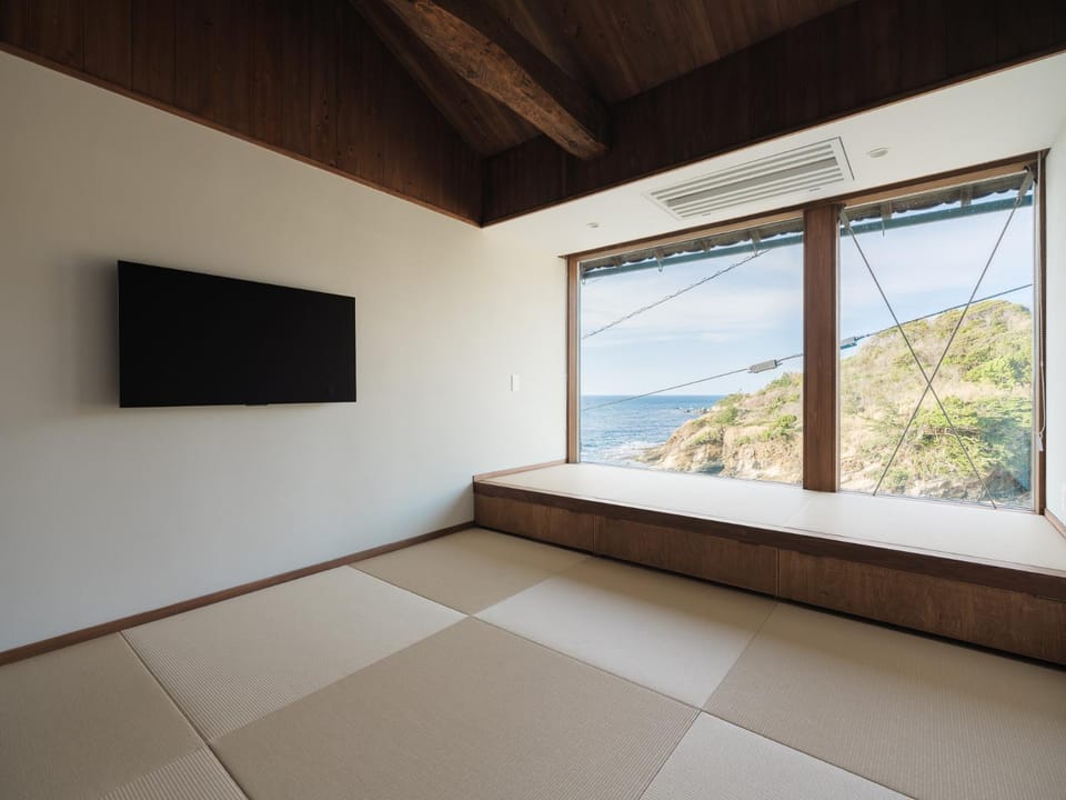 TV and multimedia, TV and multimedia, Living room, Sea view
