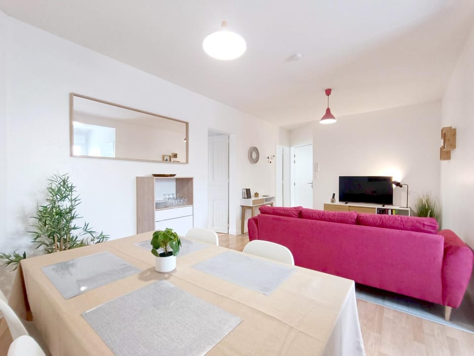 TV and multimedia, Living room, Dining area