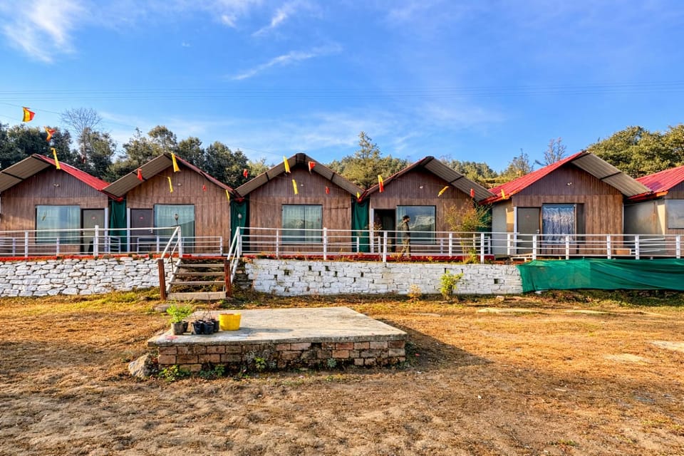 Property building, Day, Garden, Garden view