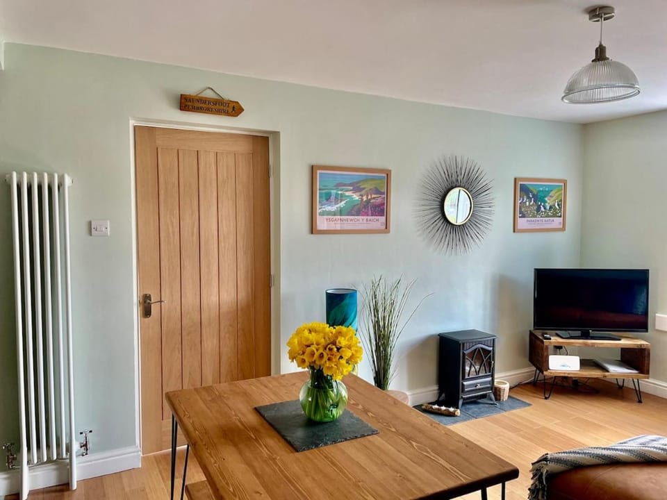 Your Saundersfoot getaway - relax explore and make memories at Berts Bungalow House in Saundersfoot