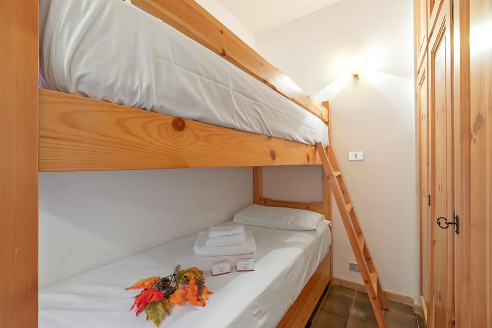 bunk bed