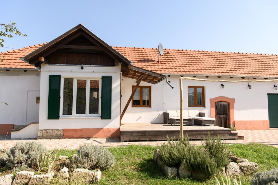 Property building, Day, Garden