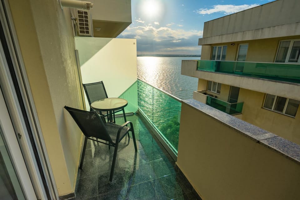 Balcony/Terrace, Lake view