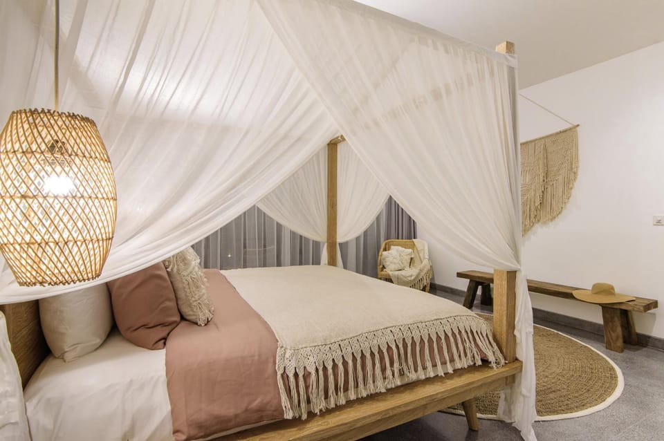 Sleeps 20 people close to Finns Beach Club & Atlas Villa in North Kuta