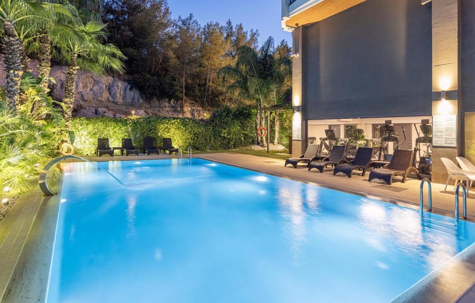 Patio, Garden, Garden view, Pool view, Swimming pool, sunbed