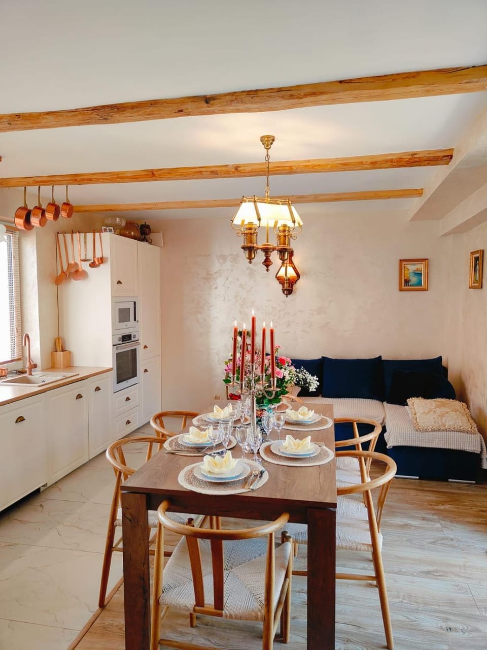 Bed, Kitchen or kitchenette, Living room, Seating area, Dining area, pet friendly
