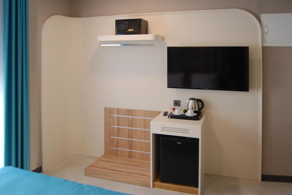 TV and multimedia, Kitchen or kitchenette, minibar