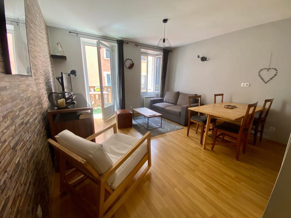Duplex 60m2 vieux centre avec balcon Apartment in Barcelonnette