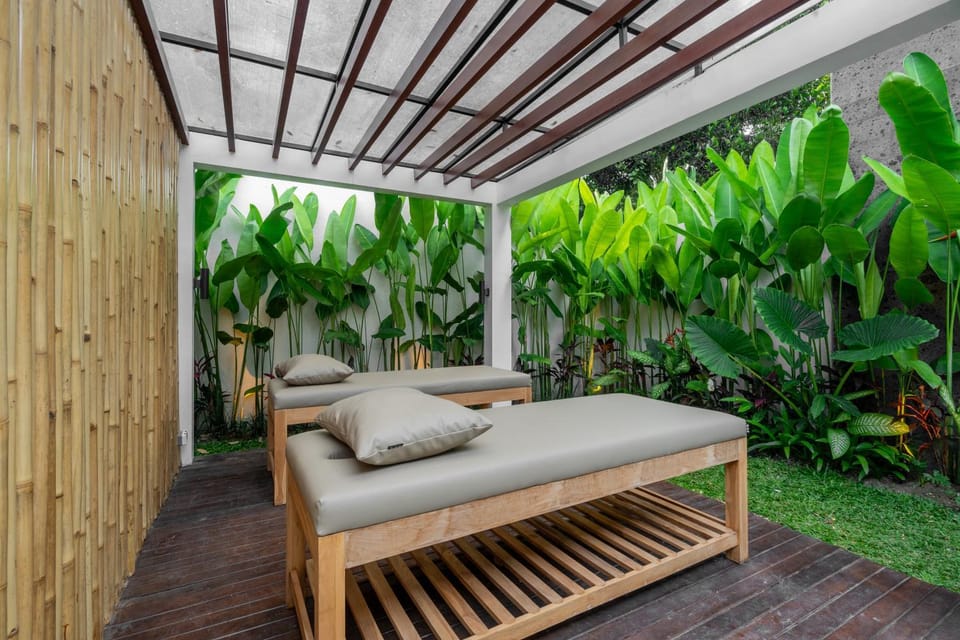 Property building, Spa and wellness centre/facilities