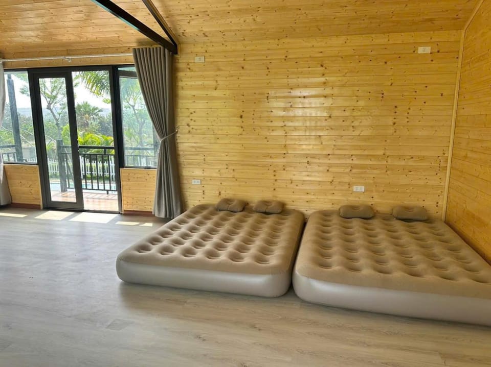 Yellow Homestay House in Vietnam