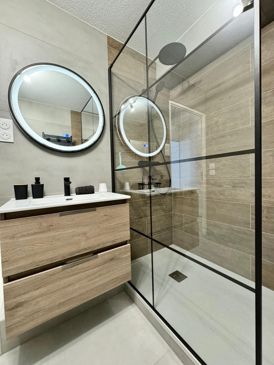 Shower, Bathroom