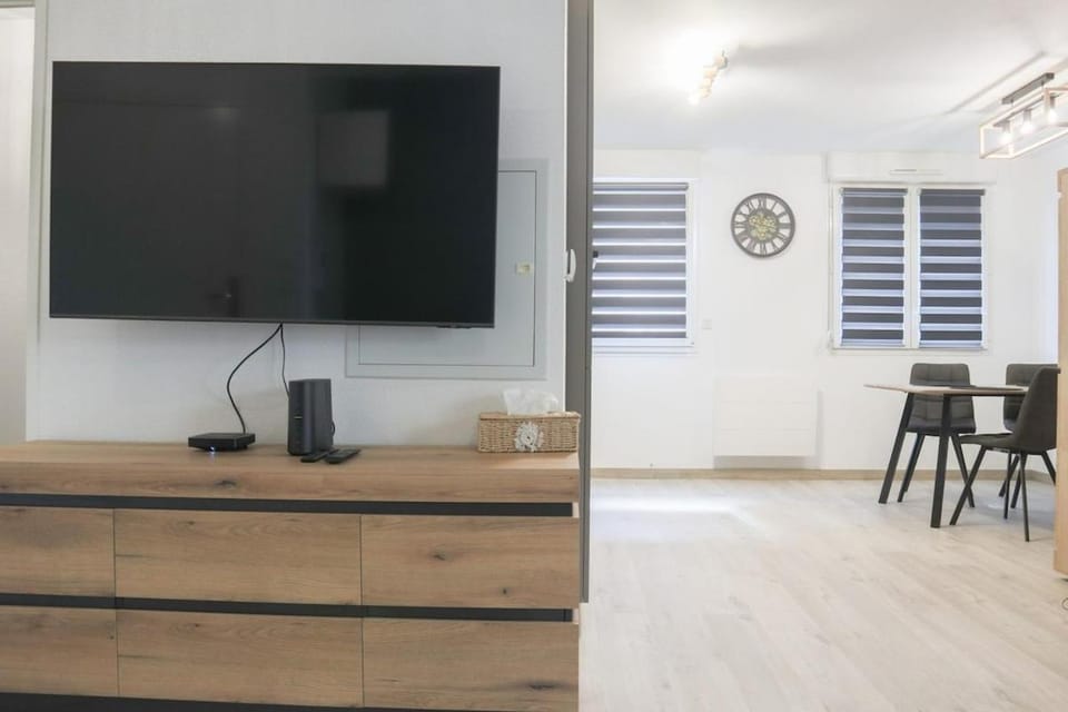 Communal lounge/ TV room, TV and multimedia, Kitchen or kitchenette, Evening entertainment