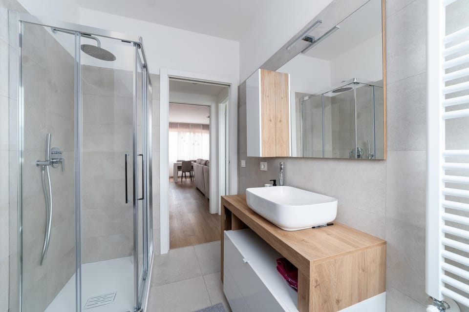 Shower, Bathroom, towels