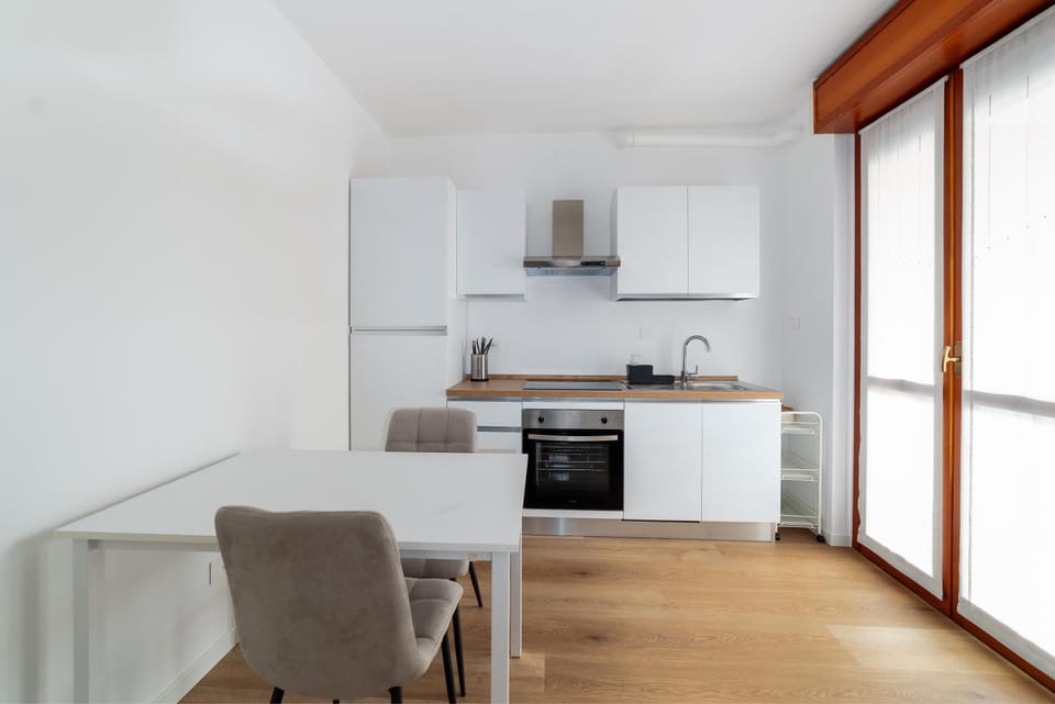 Kitchen or kitchenette, Dining area, dishwasher, oven, stove