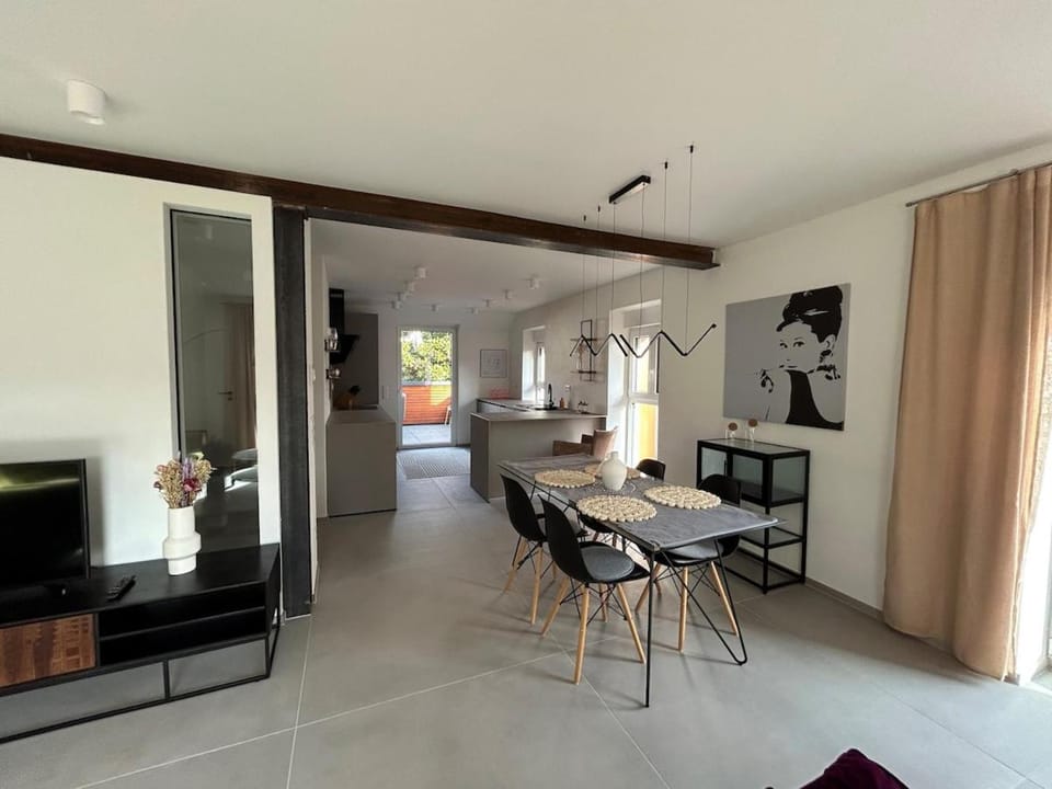 Neubau Wohnung mit 2 Terrassen Apartment in Baden-Württemberg