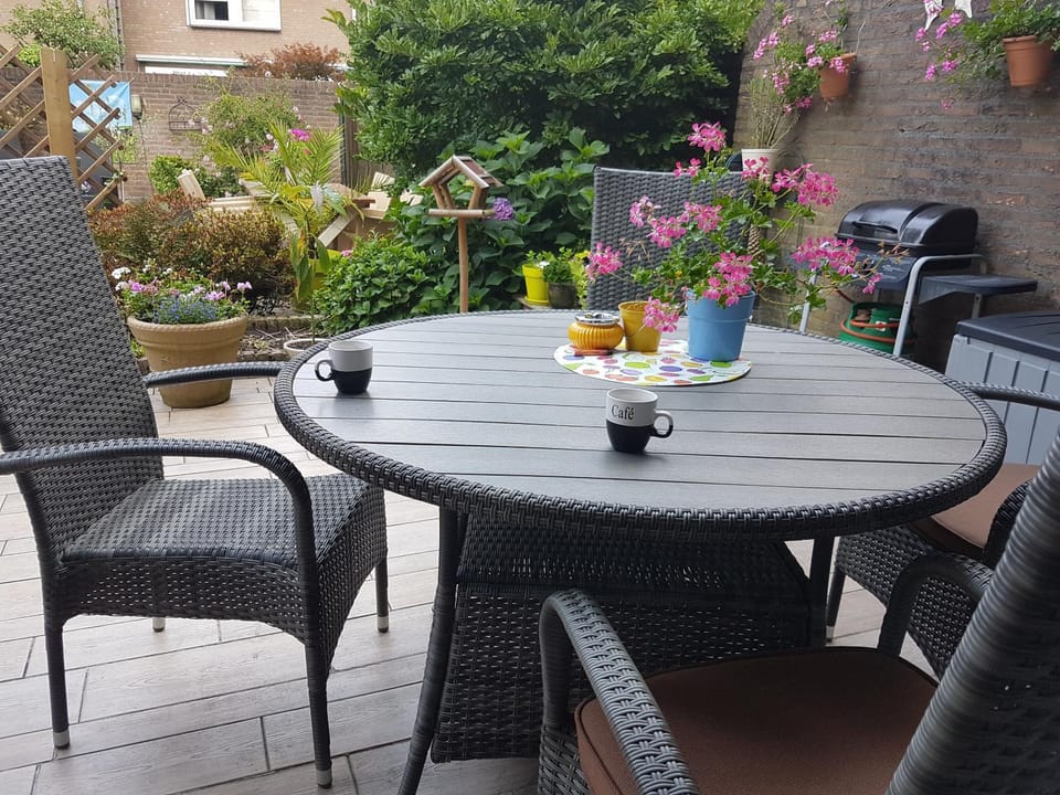 Property building, Balcony/Terrace, Garden view