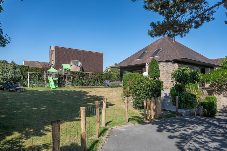 Property building, Children play ground, Garden, Garden, Evening entertainment, Evening entertainment, Entertainment, Entertainment, Parking