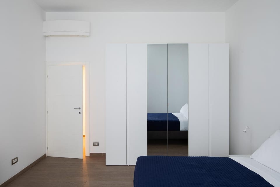 Bed, Bedroom, wardrobe, air conditioner