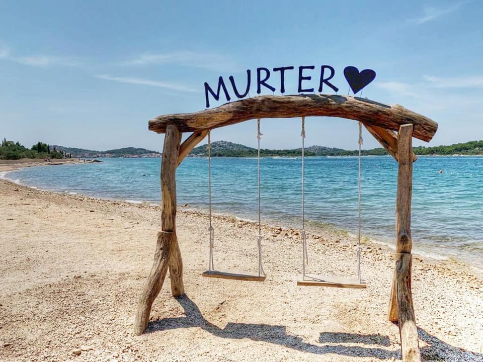 Charming One-Bedroom Apartment in the Heart of Murter Town Centre Apartment in Murter
