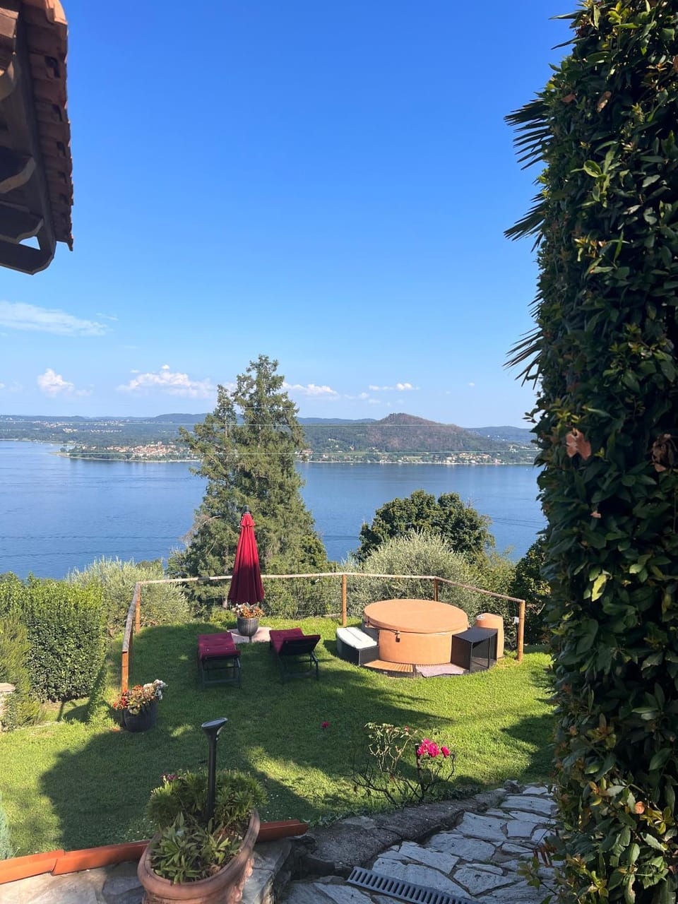 Hot Tub, Garden view, Lake view