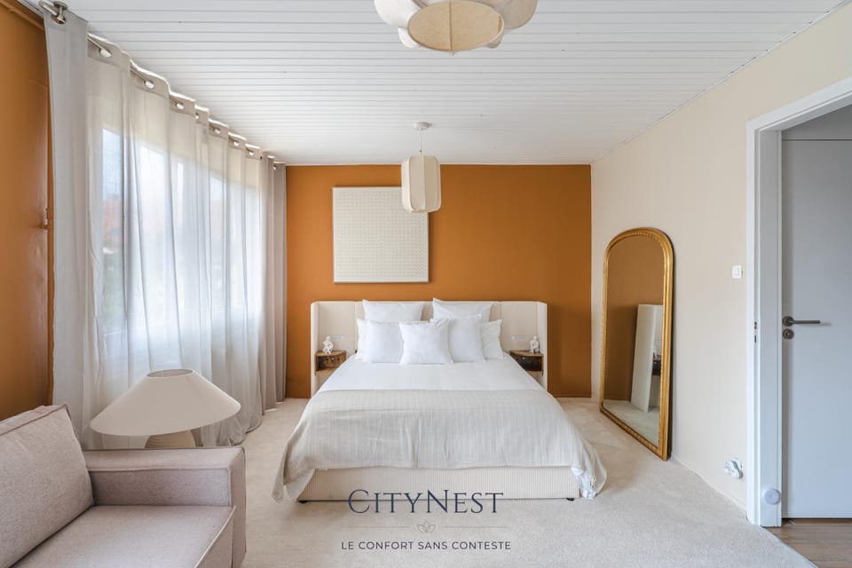 Bed, Photo of the whole room
